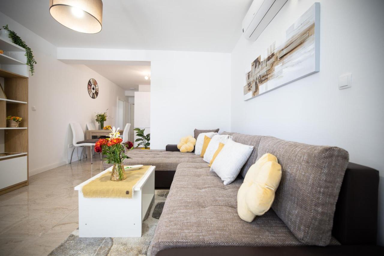 Apartmani Lelu Pridraga Exterior foto